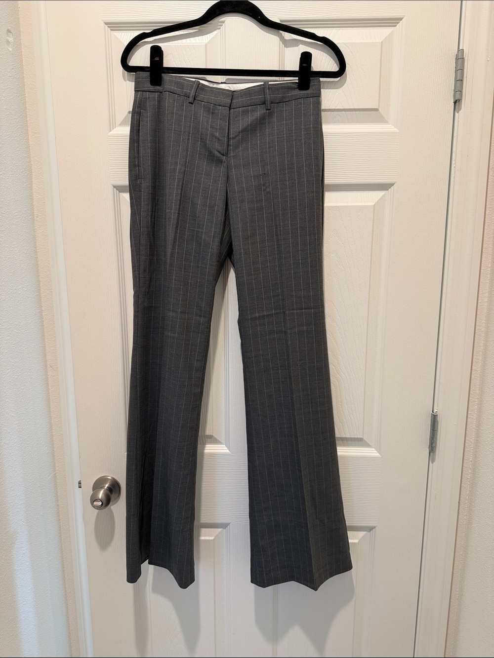 Theory Gray Pinstripe Women's Trousers size 2 excellent condition